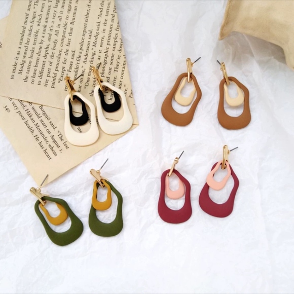 Geometrical Two Tone Earrings - Picture 2 of 4